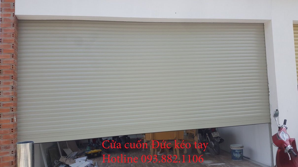 cửa cuốn Đức kéo tay
